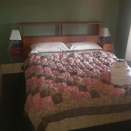The Richmond Arms Hotel Room photo