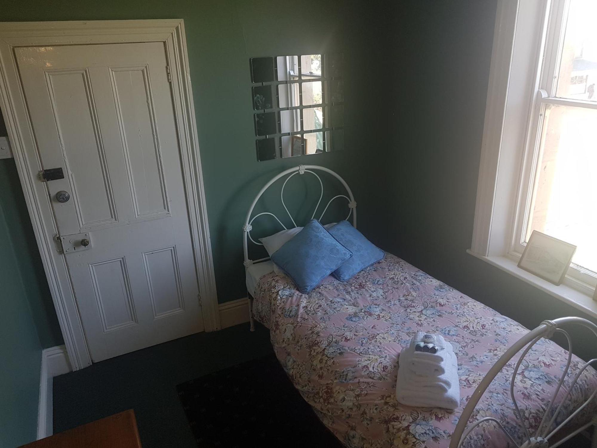 The Richmond Arms Hotel Room photo